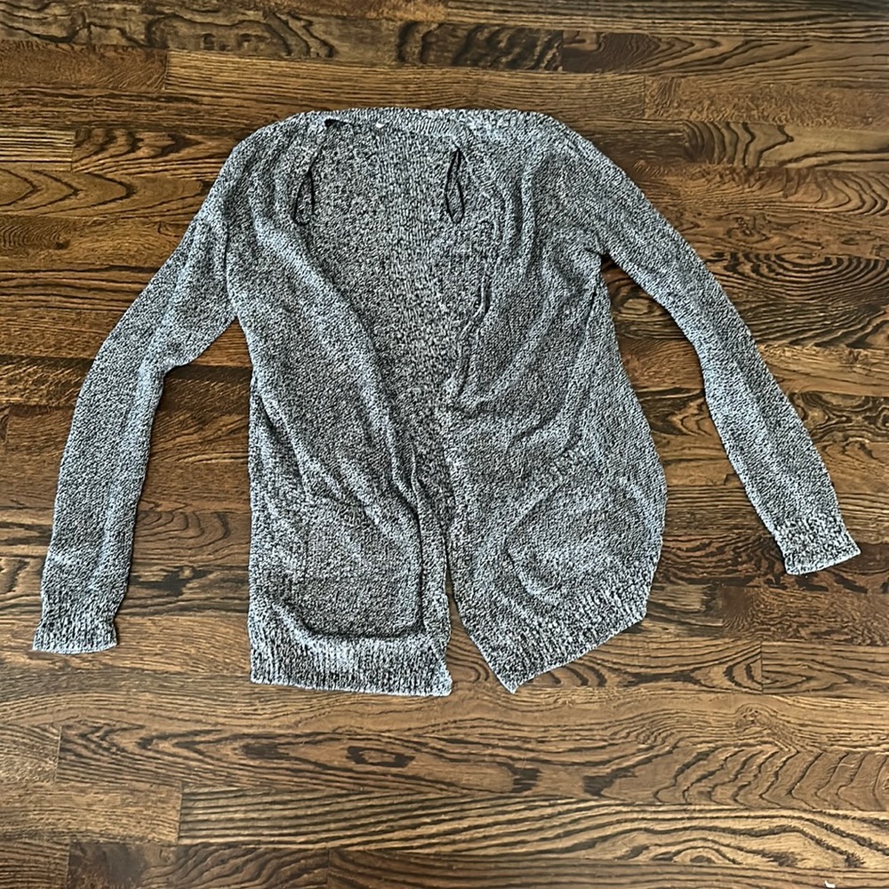 Gray long sleeve knit cardigan
